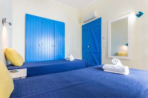 Refurbished beachfront house, Pool, AC, WiFi, Albufeira, sea view
