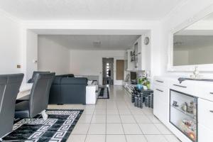 Relax Fair House II (6103)
