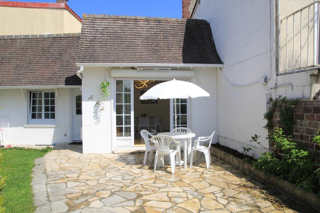 Maison de vacances RELAX HOME au centre avec jardin privatif 21T Rue de Verdun 14800 Deauville