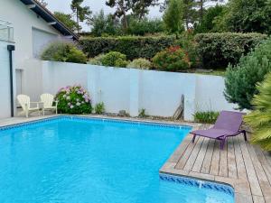 Relaxing villa with pool, multiple terraces, garden, Wifi, close to the beach