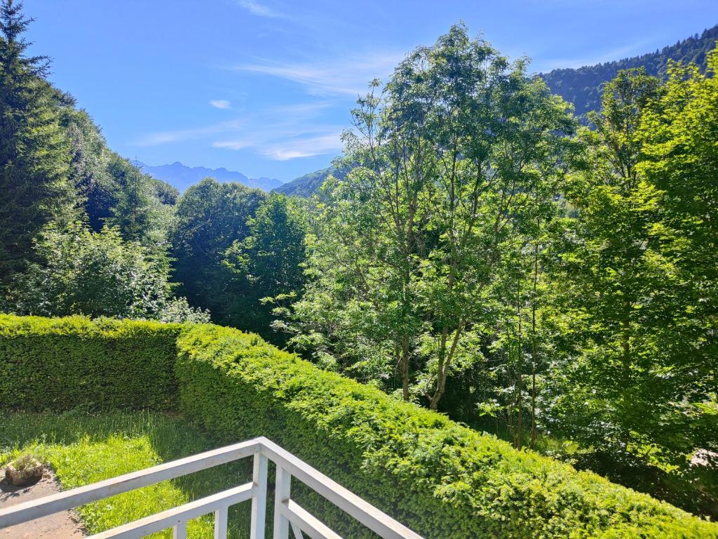 Renovated Holiday Home in Dun sur Grandry with Terrace