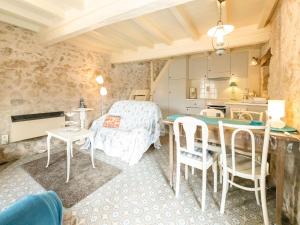 Renovated Holiday Home in Dun sur Grandry with Terrace