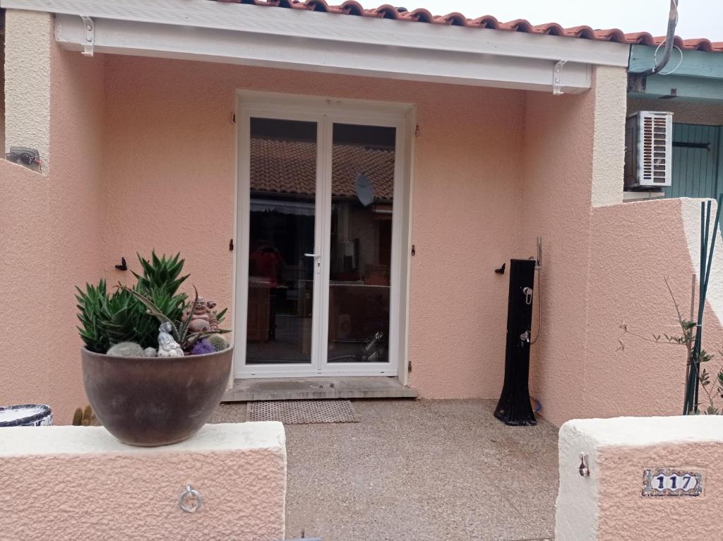 Maison de vacances Résidence naturiste Eden 117 117 résidence Eden 4 Rue Albert Lecocq 11370 Leucate