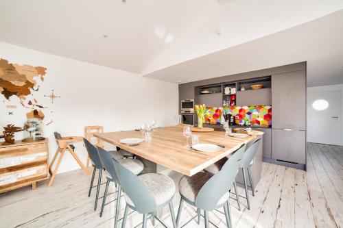 Retrouvailles en famille dans cette superbe maison avec jacuzzi