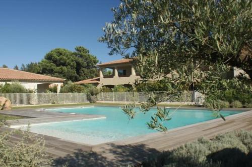 Rez De Jardin CLIMATISE - 2 MIN PLAGE - PISCINE