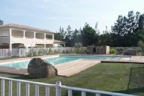 Rez De Jardin CLIMATISE - 2 MIN PLAGE - PISCINE