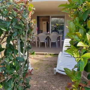 Rez De Jardin CLIMATISE - 2 MIN PLAGE - PISCINE