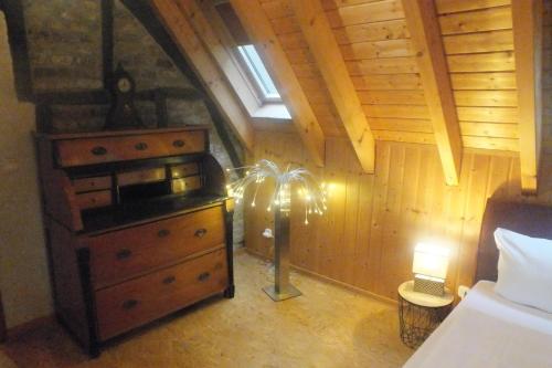 Rheinufer-Lodge in Leverkusen-Hitdorf-mit Blick auf den Rhein - Zentral an der A1 und der 59