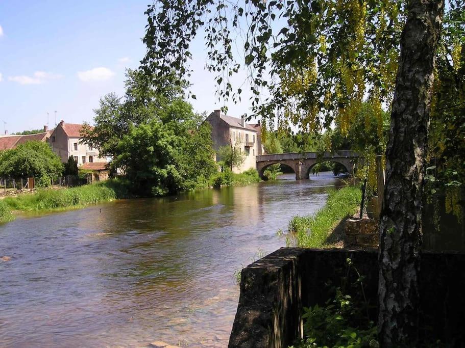 Maison de vacances Rivierhuis aan de rivier bij Vézelay 26 Rue du Colombier 89450 Saint-Père