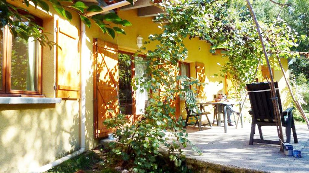 Romantic cottage in the Ardeche with free WiFi and TV Domaine liberte vernoux-en-vivarias, 07240 Vernoux-en-Vivarais