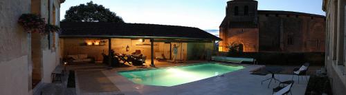 Romantic Gite nr St Emilion with Private Pool and Views to Die For
