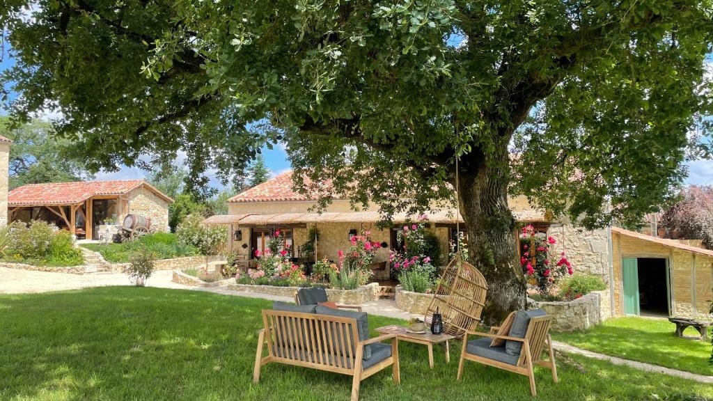 Romantic-HuntingLodge-en-Provence****