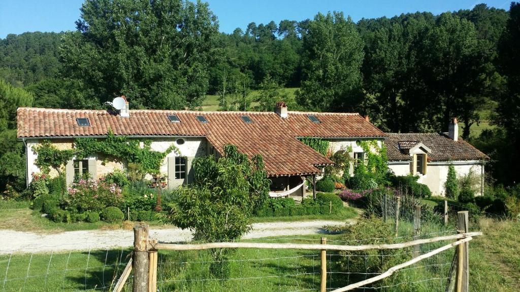 Maison de vacances Romantic Mill Cottage 30 min from Bergerac France  24400 Sourzac