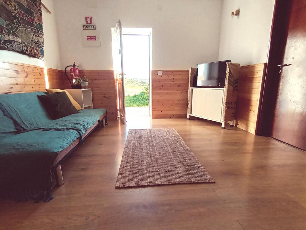 Roots Cozy House Raposeira Rua da Escola N 9, 8650-289 Raposeira