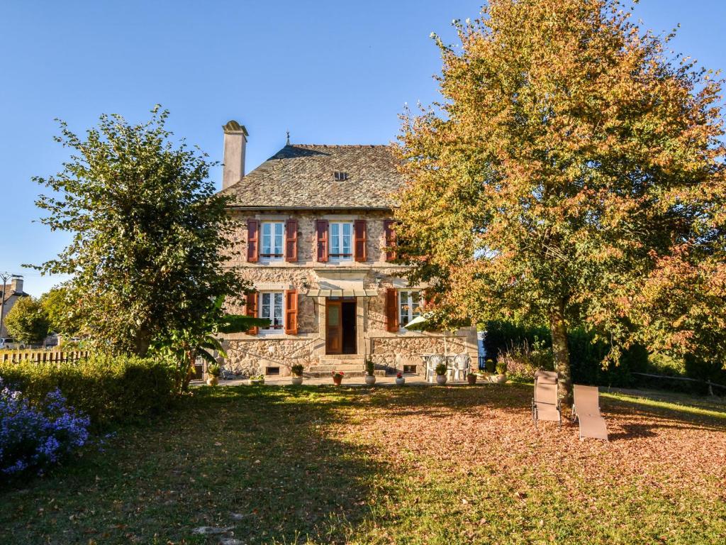 Maison de vacances Rural holiday home in S nezergues with garden  15340 Cassaniouze