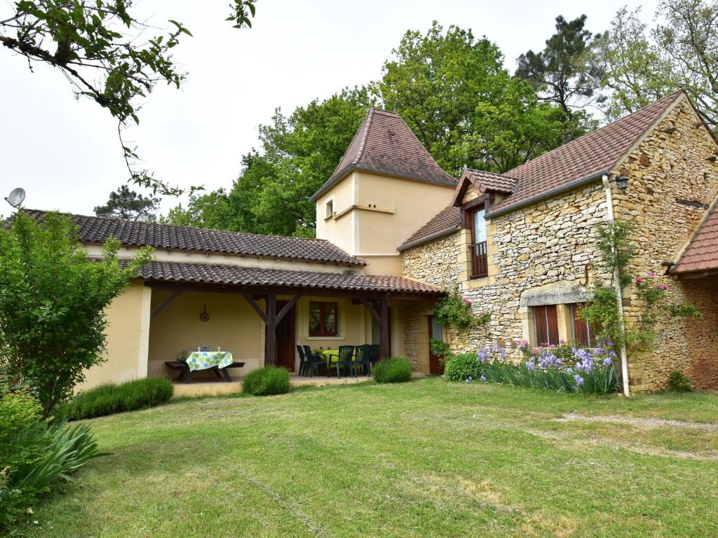 Maison de vacances Rurally located holiday home with magnificent view close to Cazals  46250 Cazals