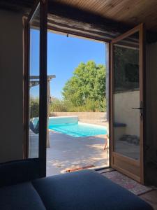 Maison de vacances Rustic cottage with stunning swimming pool 4 Rue de la Vireloup 16460 Saint-Front -1