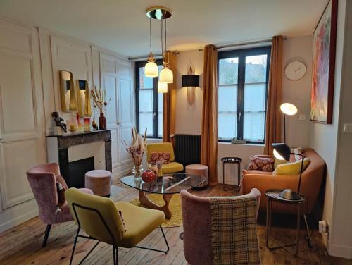 SAINTVAL4YOU maison de charme au centre avec jardin, P 1 voiture gratuit