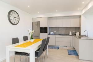 Santos House- 1-Bed House in Estreito da Calheta