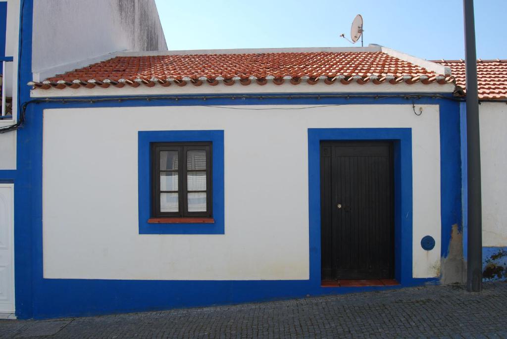 Maison de vacances São Sebastião Rua de São Sebastião, 9 7645-314 Vila Nova de Milfontes