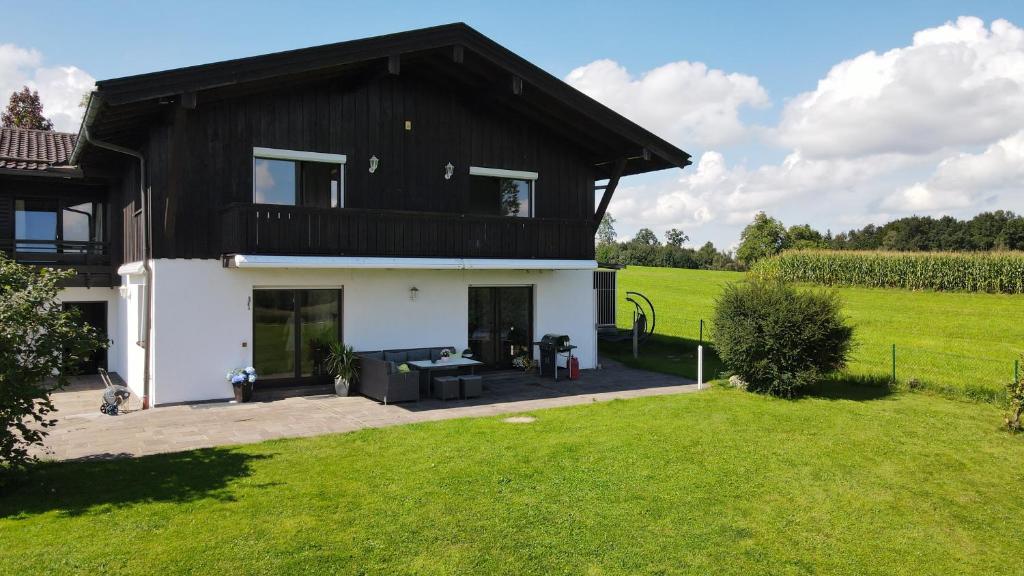 Maison de vacances Schönes Ferienhaus am Herrenberg 12 Heubergstraße 83209 Prien am Chiemsee