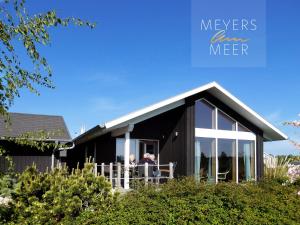 Schwarzes Holzferienhaus mit Sauna -- FELDRAIN -- an der Ostsee, Zierow bei Wismar, 4-6 Personen