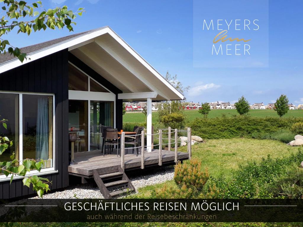 Schwarzes Holzferienhaus mit Sauna -- L I E B L I N G S P L A T Z -- an der Ostsee, Zierow bei Wismar, Strand 500m, alles inklusive 12 Bernsteinring, 23968 Zierow