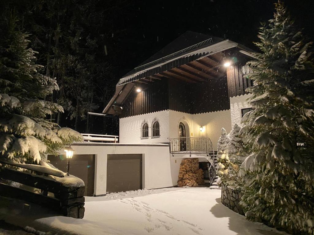 Maison de vacances Schwarzwald-Villa mit Indoor-Pool Apostelweg 1 79868 Feldberg