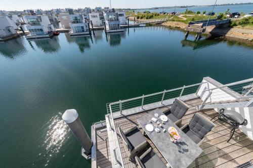 Schwimmendes Haus Ankerlicht
