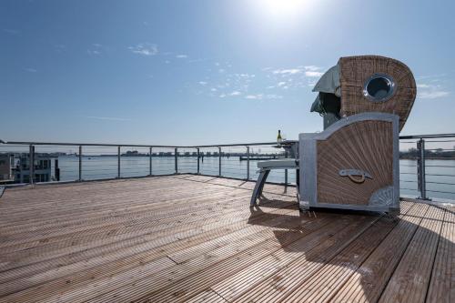 Schwimmendes Haus - Haus im Meer