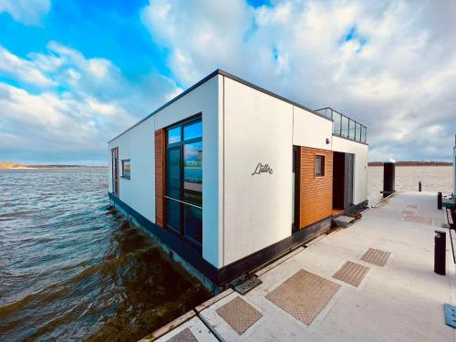 schwimmendes Haus Lütte
