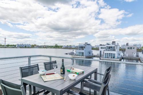 Schwimmendes Haus Sea Breeze