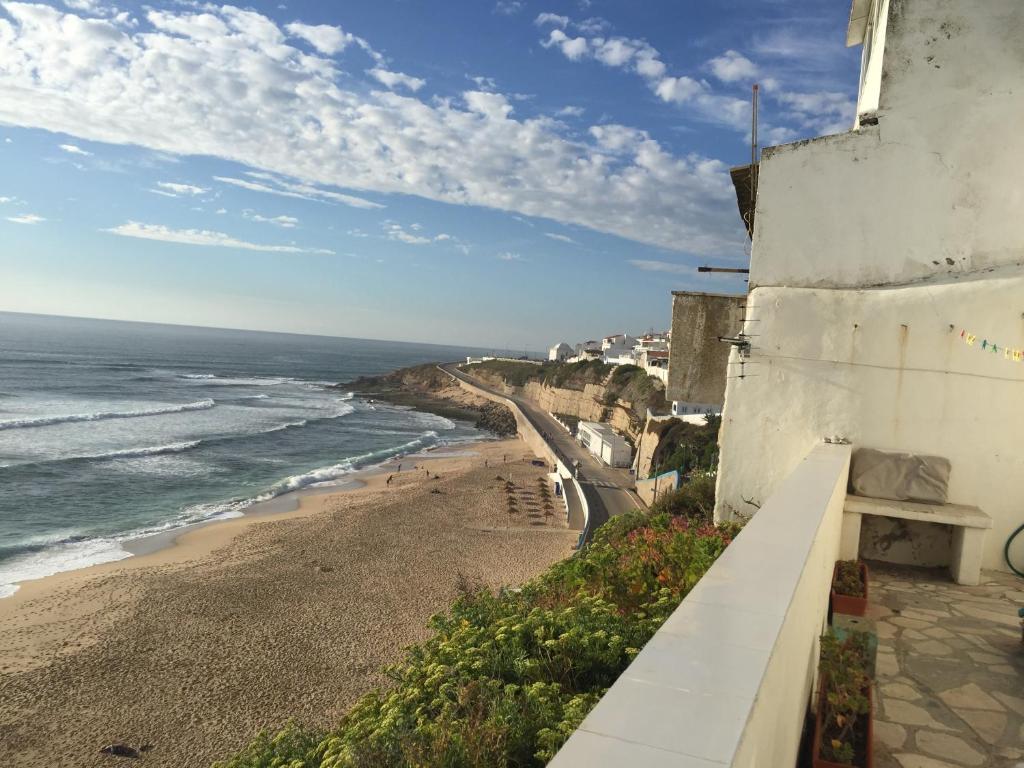 Seafront house above the beach M113 Rua do Baixo, 2655-237 Ericeira