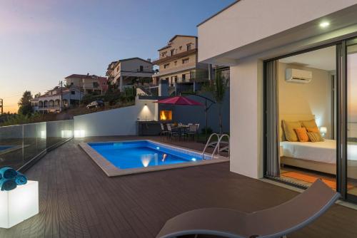 Searenity Vacation Home I by An Island Apart