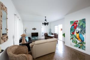 Seaside Azores Villa with barbecue and near pool
