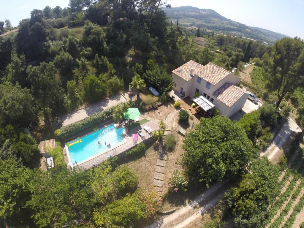 Secluded villa with private pool for 8 people six km to the beach 710 Chemin du Cas, 83330 Le Castellet