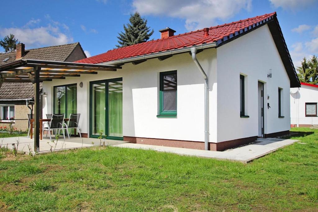 Seeadler holiday home, Vilzsee, near Fleether Mühle and Diemitzer Schleuse, swimming area 100m , 17252 Mirow