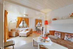 Seepark Kirchheim Ferienhaus bei Viola mit Sauna