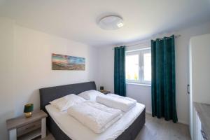 Seevilla am See mit Sauna, Kamin, privatem Steg und Seezugang