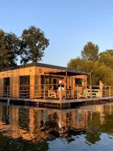 SeineHouse - Maison flottante (HouseBoat) - Séjour magique sur l'eau