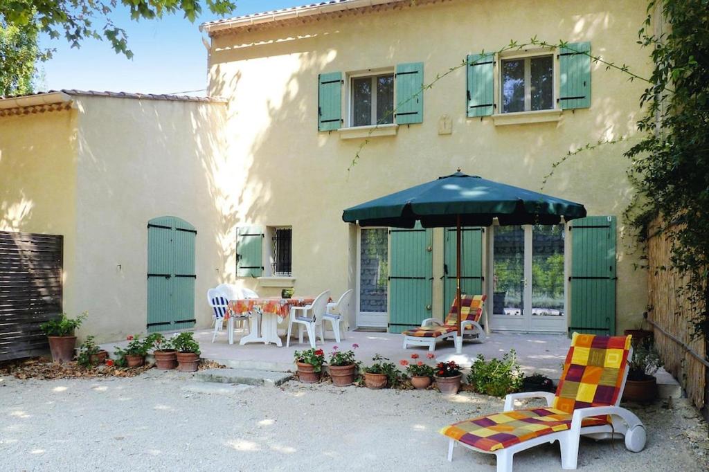 Maison de vacances Semi-detached house, Beaucaire  30300 Beaucaire