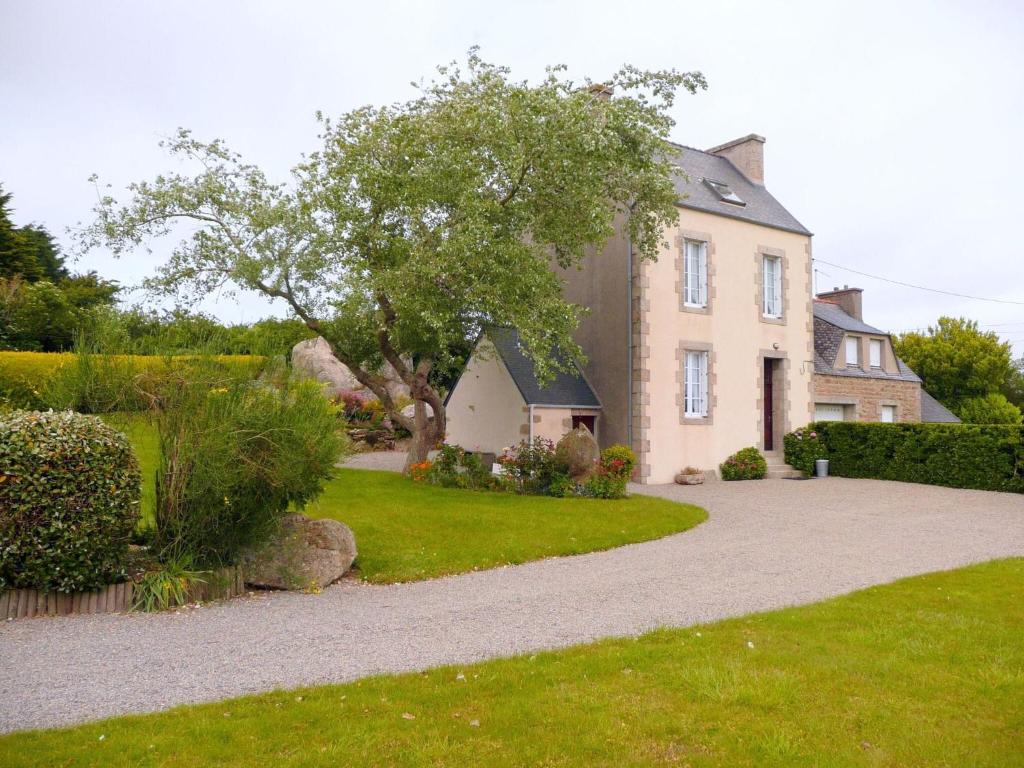 Maison de vacances Semi-detached house, Guissény  29880 Guissény