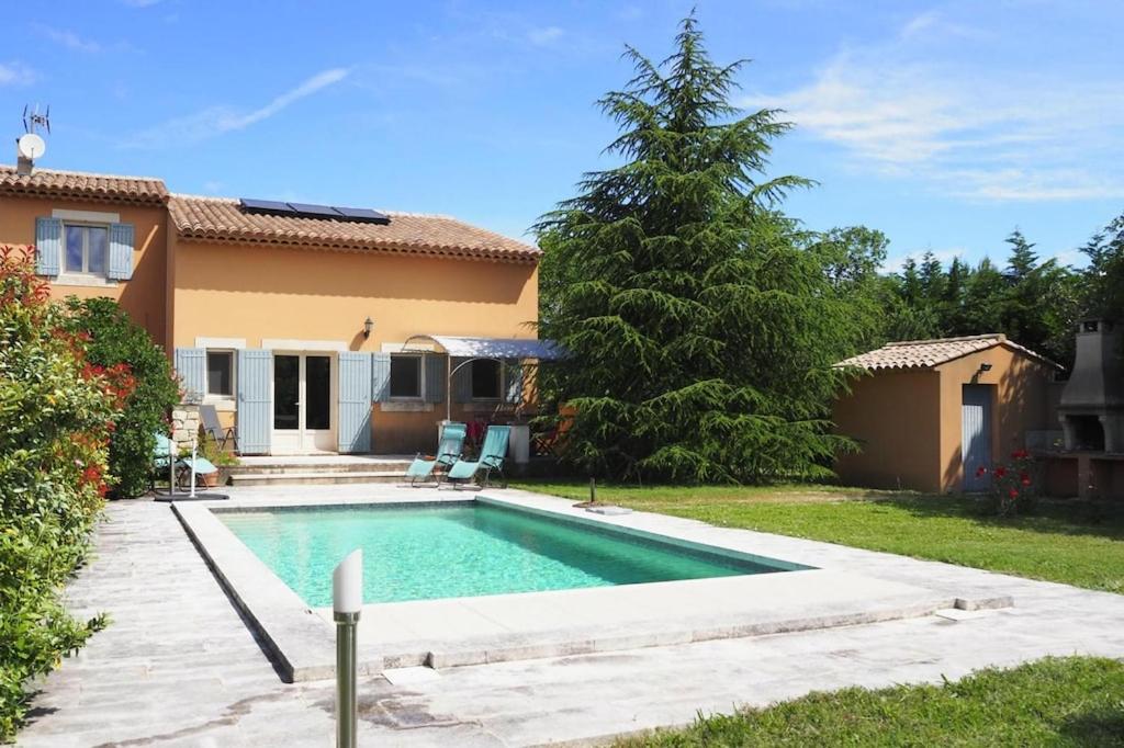 Maison de vacances Semi-detached house, Lacoste  84480 Lacoste