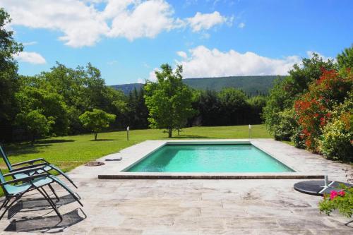 Semi-detached house, Lacoste