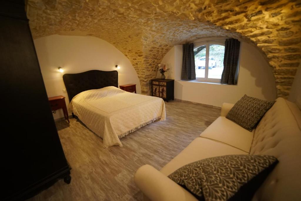 Semi-detached house, Lussan