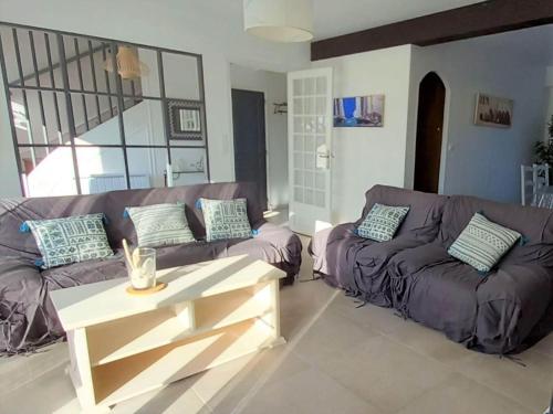 Semi-detached house, Port-Louis