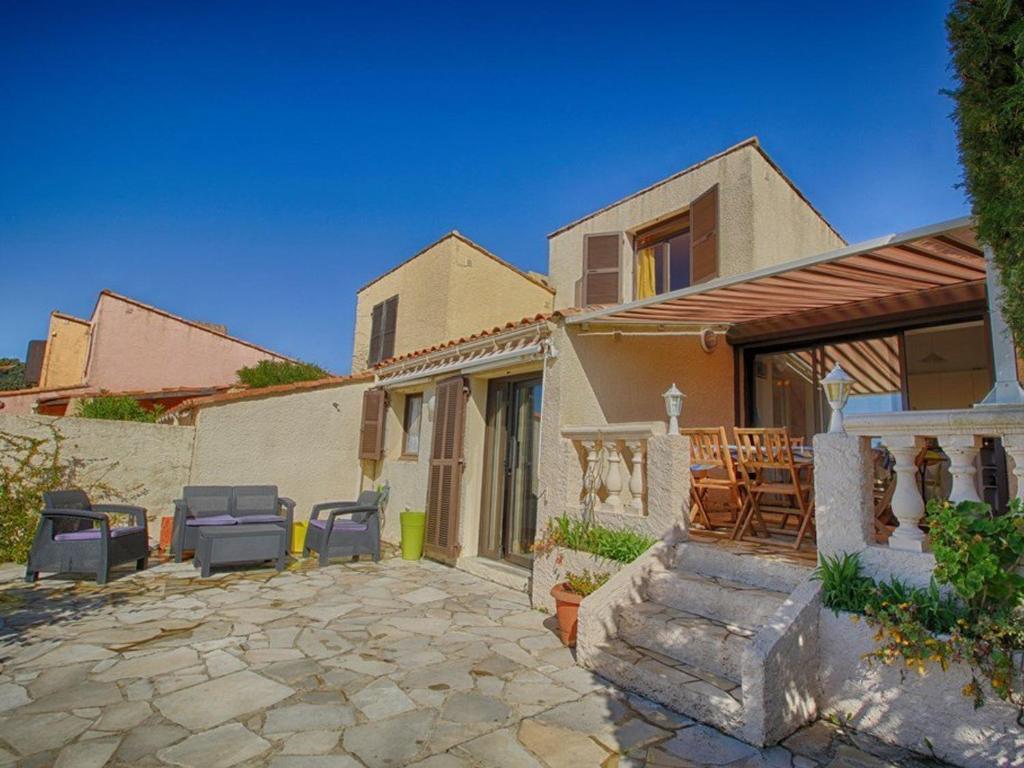 Semi-detached house, Saint-Lô-d\ 50580 Saint-Lo-dʼOurville
