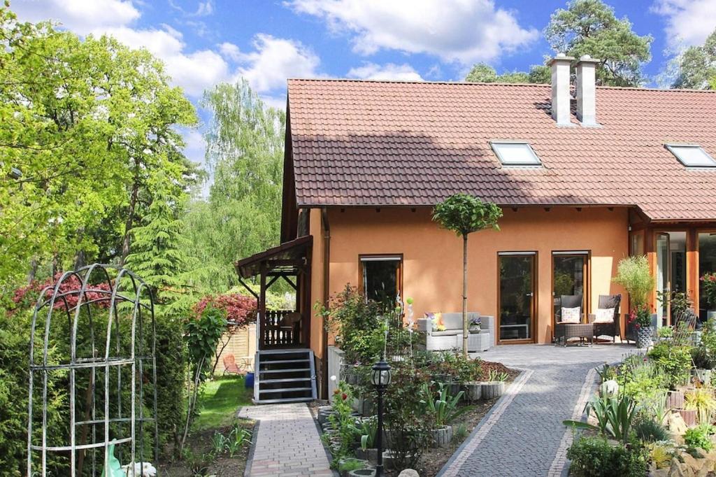 Semi-detached house, Schönwalde , 14621 Siedlung Schönwalde