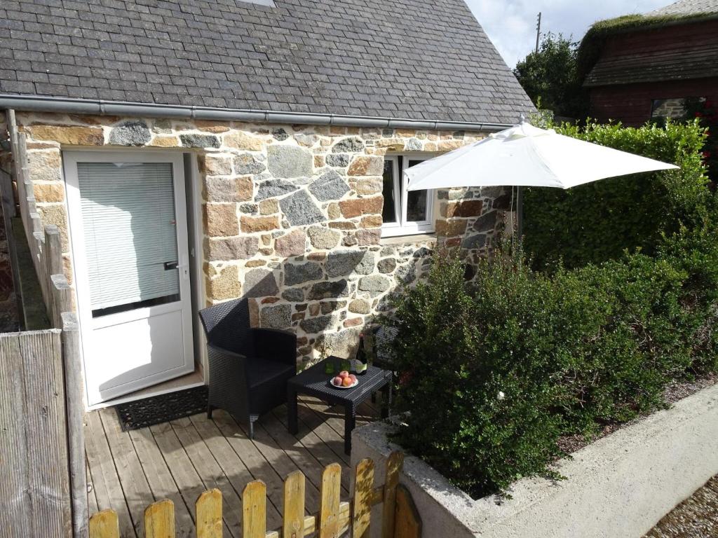 Maison de vacances Semi-detached house Ty-Nevez, Plougasnou  29630 Plougasnou