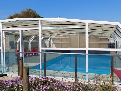 Semi-detached house with communal pool, Le Conquet